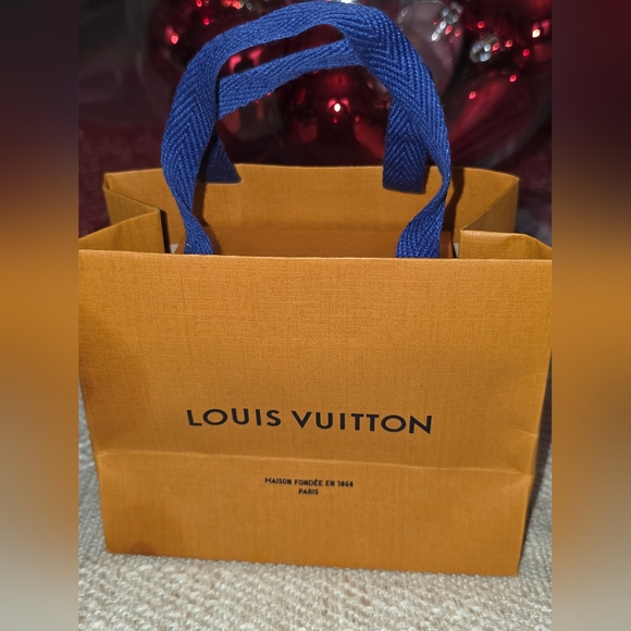 Louis Vuitton Bijoux Sac Coeur Red Heart Charm - Picture 4 of 4